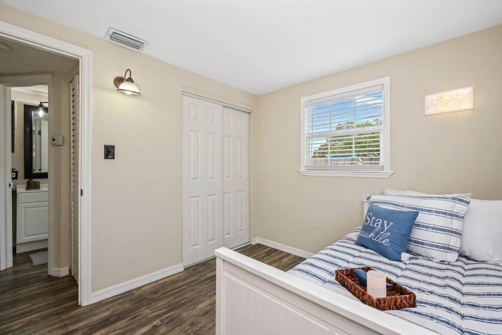 The Spanish Beach Home Only 10Mins From The Beach! Largo Exterior photo