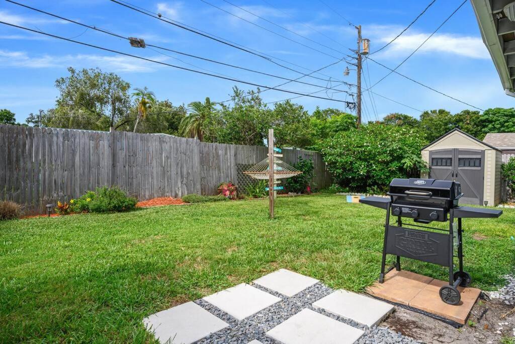 The Spanish Beach Home Only 10Mins From The Beach! Largo Exterior photo