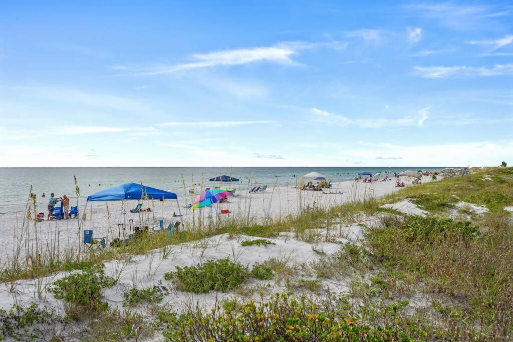 The Spanish Beach Home Only 10Mins From The Beach! Largo Exterior photo